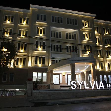 Sylvia Hotel Premier Kupang Купанґ Екстер'єр фото