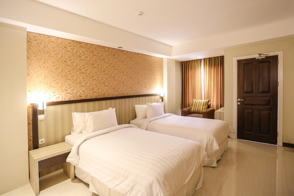 Sylvia Hotel Premier Kupang Купанґ Екстер'єр фото