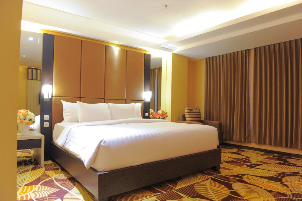 Sylvia Hotel Premier Kupang Купанґ Номер фото