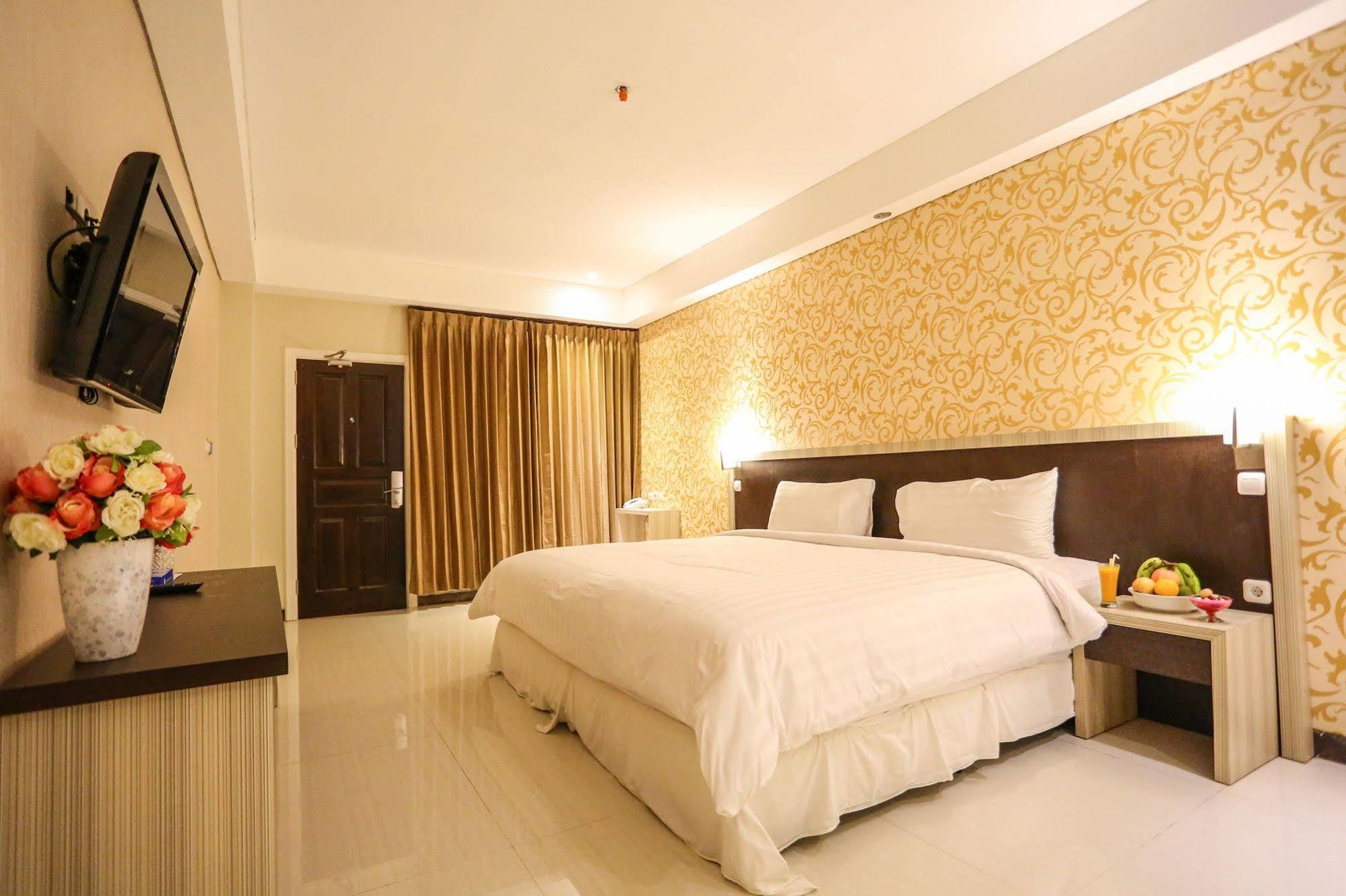 Sylvia Hotel Premier Kupang Купанґ Екстер'єр фото