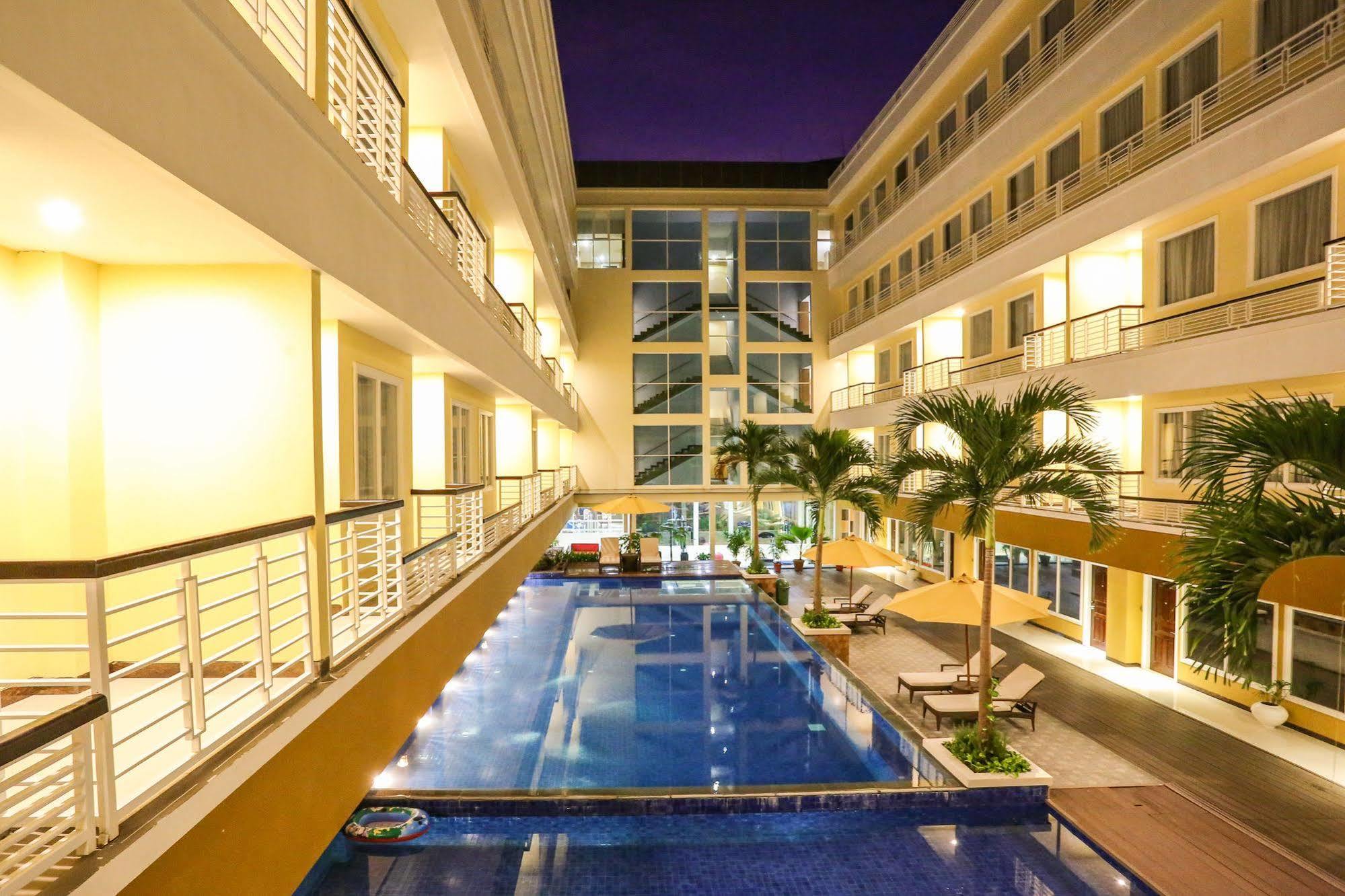 Sylvia Hotel Premier Kupang Купанґ Екстер'єр фото